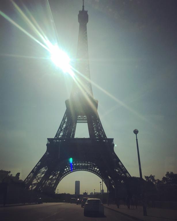 Eiffel Tower Champs De Mars Apartment ปารีส ภายนอก รูปภาพ