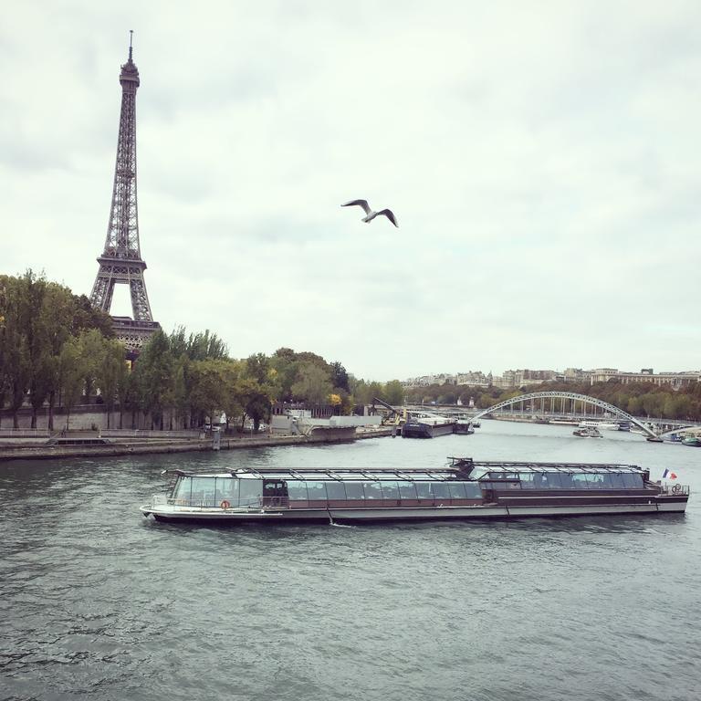 Eiffel Tower Champs De Mars Apartment ปารีส ภายนอก รูปภาพ