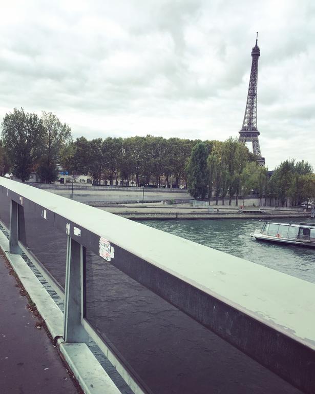 Eiffel Tower Champs De Mars Apartment ปารีส ภายนอก รูปภาพ