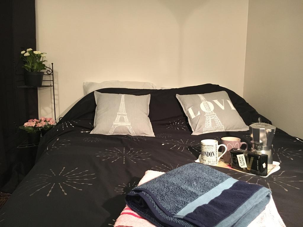 Eiffel Tower Champs De Mars Apartment ปารีส ภายนอก รูปภาพ